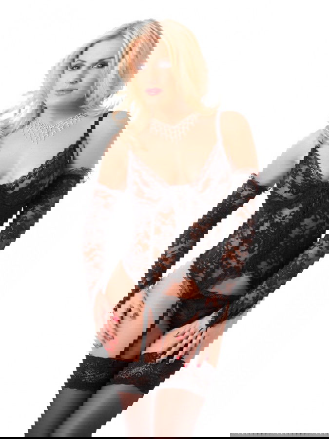 Amorable - Zwart Kanten Corset Met String - Handschoenen - Kousen-Erotiekvoordeel.nl