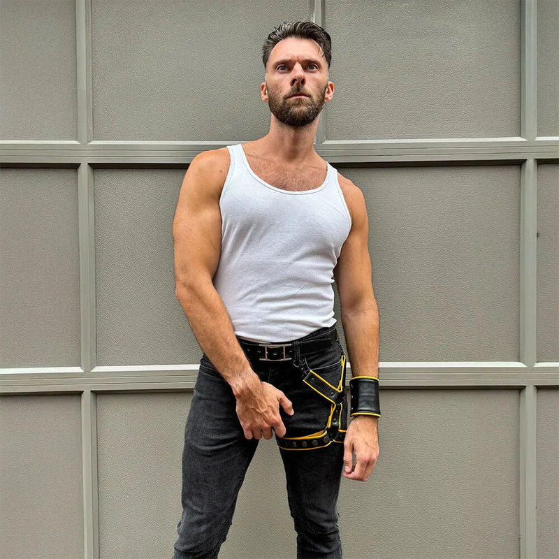 Brutus - Lederen Beenharnas - Verstelbaar- Zwart/Geel-Erotiekvoordeel.nl