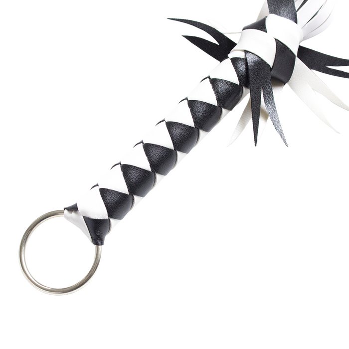 Smart Moves - Flogger met Deco - 45 cm - Zwart/Wit-Erotiekvoordeel.nl