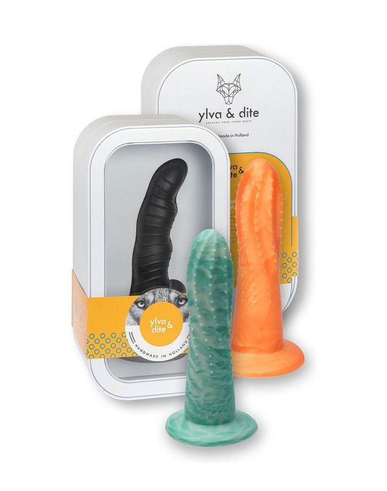 Ylva & Dite - Dildo Aria - Metallic Paars-Erotiekvoordeel.nl