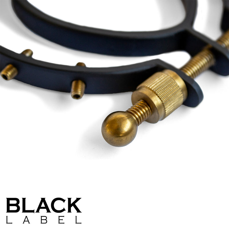 Black Label - Pussy Clamp 2.0 - Vagina Clamp with Spikes - Black/Gold-Erotiekvoordeel.nl