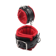 Fixxx - Esposas para tobillos con acolchado suave - Cuero PU - Negro/Rojo-Erotiekvoordeel.nl