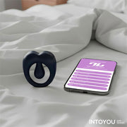 IY - Kenny - Anello fallico con stimolatore clitorideo - Controllo tramite app - NachtBlu-Erotiekvoordeel.nl
