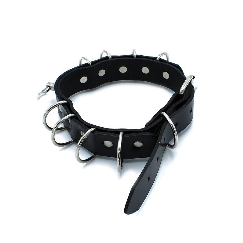 Kiotos - Schwarzes Lederhalsband mit mehreren D-Ringen - Erotiekvoordeel.nl