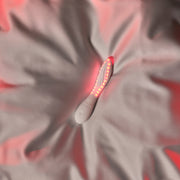 LELO - Mona Spectra - Massaggiatore benessere con luce rossa - Bianco - Erotiekvoordeel.nl