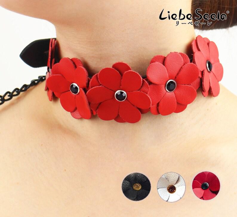 Liebe Seele - Flower Rhythm - Collar met Bloemen uit Leer - Exclusief en uniek ontwerp uit Japan - Rood/Zwart-Erotiekvoordeel.nl