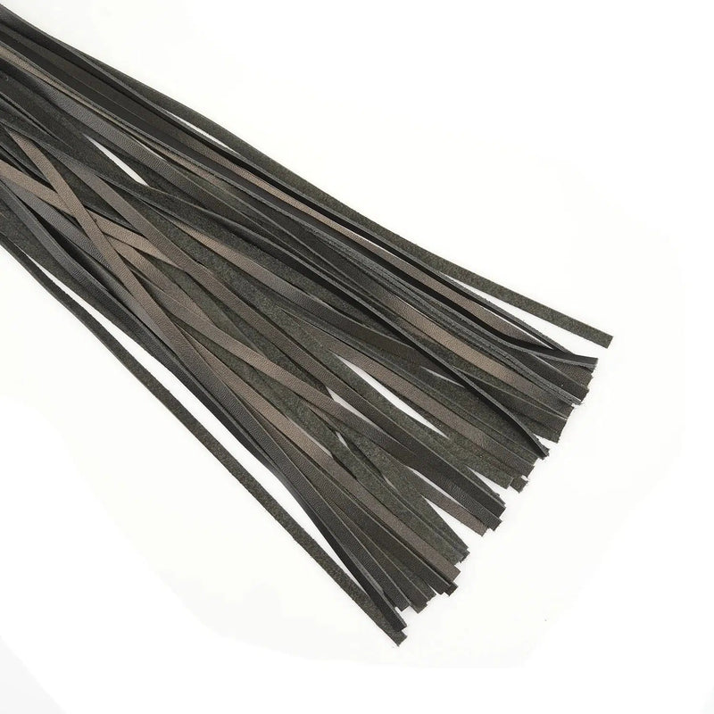 Liebe Seele - Kinbaku Ukiyoe - Lamslederen Flogger - Rood met Zwarte Rozen Print - Iets Héél Bijzonders! - Import uit Japan-Erotiekvoordeel.nl