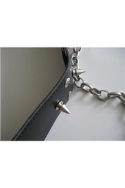 Mister B - Halsband - Halsband aus Riemenleder mit Kegelniete und Hundeleine - Erotiekvoordeel.nl
