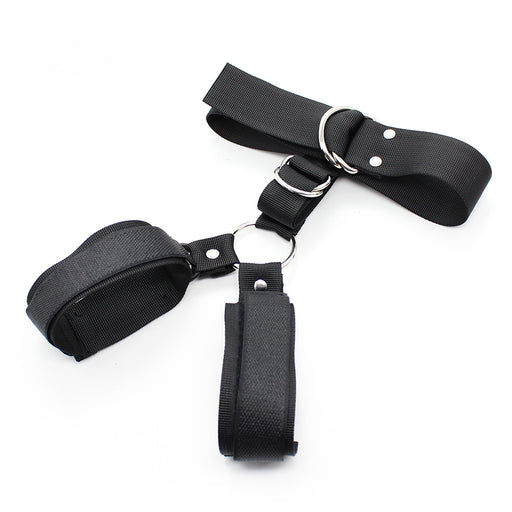 Smart Moves - Collar con esposas en correa de unión - Negro-Erotiekvoordeel.nl