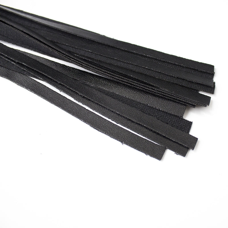 Smart Moves - Eenvoudige Flogger - PU Leer - 45 cm - Zwart-Erotiekvoordeel.nl