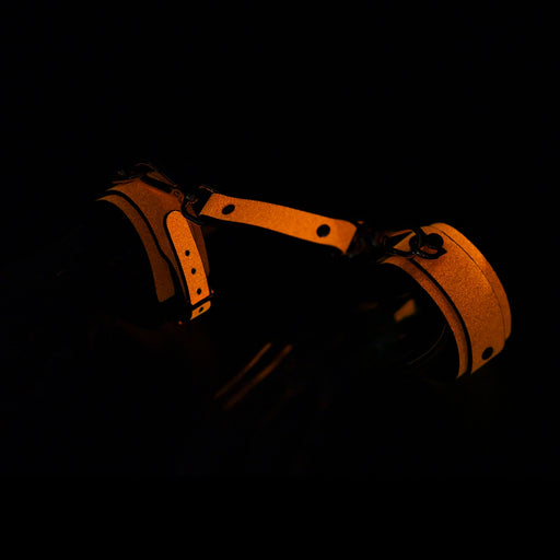 Smart Moves - Kajdanki Na Ręce - Glow-in-the-Dark Pomarańczowe-Erotiekvoordeel.nl