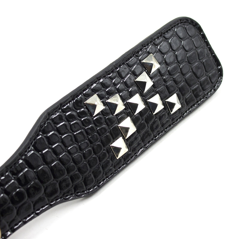 Smart Moves - Paddle en cuir verni - Avec clous - 32 cm - Noir-Erotiekvoordeel.nl