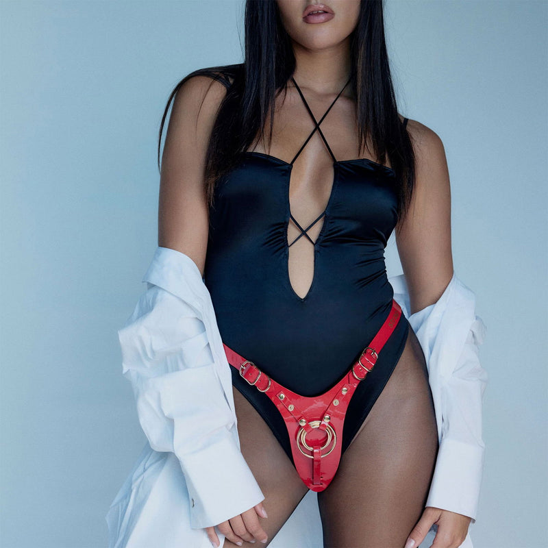 Strap-On-Me - Fabulous - Faux Leather Strap-On Harness - Sizes XS to XXL - Red Lacquer - Erotiekvoordeel.nl