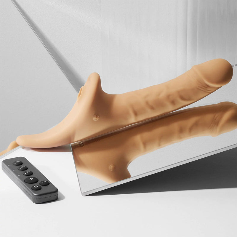 Strap-On-Me - Multi Orgasm Realistische Dildo - Strapless Strap-on met Flapper Technologie - Lichte Huidskleur-Erotiekvoordeel.nl