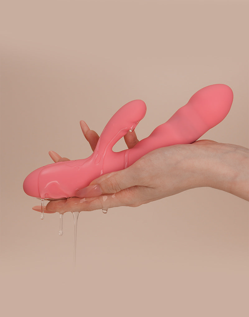 Svakom - Avery - Thrusting Rabbit Vibrator - Strawberry Pink-Erotiekvoordeel.nl