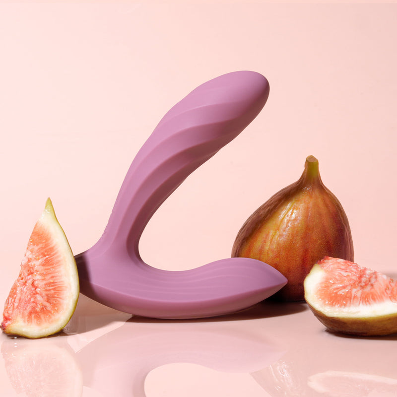 Svakom - Erica Plus - Höschenvibrator mit Stoßfunktion und App-Steuerung - Zwei Motoren - Hellrosa - Erotiekvoordeel.nl
