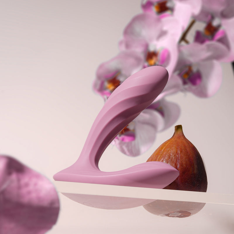 Svakom - Erica Plus - Höschenvibrator mit Stoßfunktion und App-Steuerung - Zwei Motoren - Hellrosa - Erotiekvoordeel.nl
