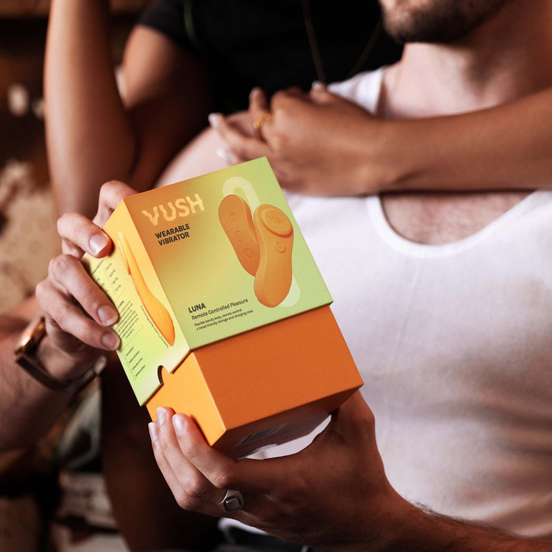 Vush - Luna Vibratore Portatile - Vibratore per Calze - Con Telecomando - Arancione-Erotiekvoordeel.nl