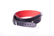 Kiotos - Collar básico de cuero con anilla en D metálica y hebilla - Negro/Rojo-Erotiekvoordeel.nl