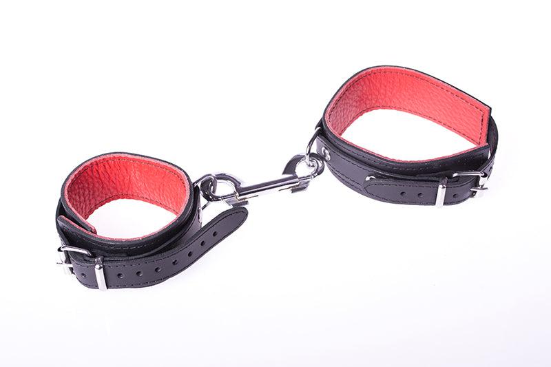 Kiotos - Basic Leder-Handfesseln mit rotem Futter - Erotiekvoordeel.nl