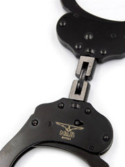 Mister B Cuff Double Lock With Hoop Kajdanki Policyjne - Czarny-Erotiekvoordeel.nl