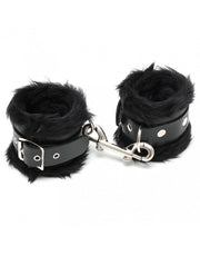 Rimba - Menottes de cheville en cuir doublées de fourrure - Noir - Erotiekvoordeel.nl