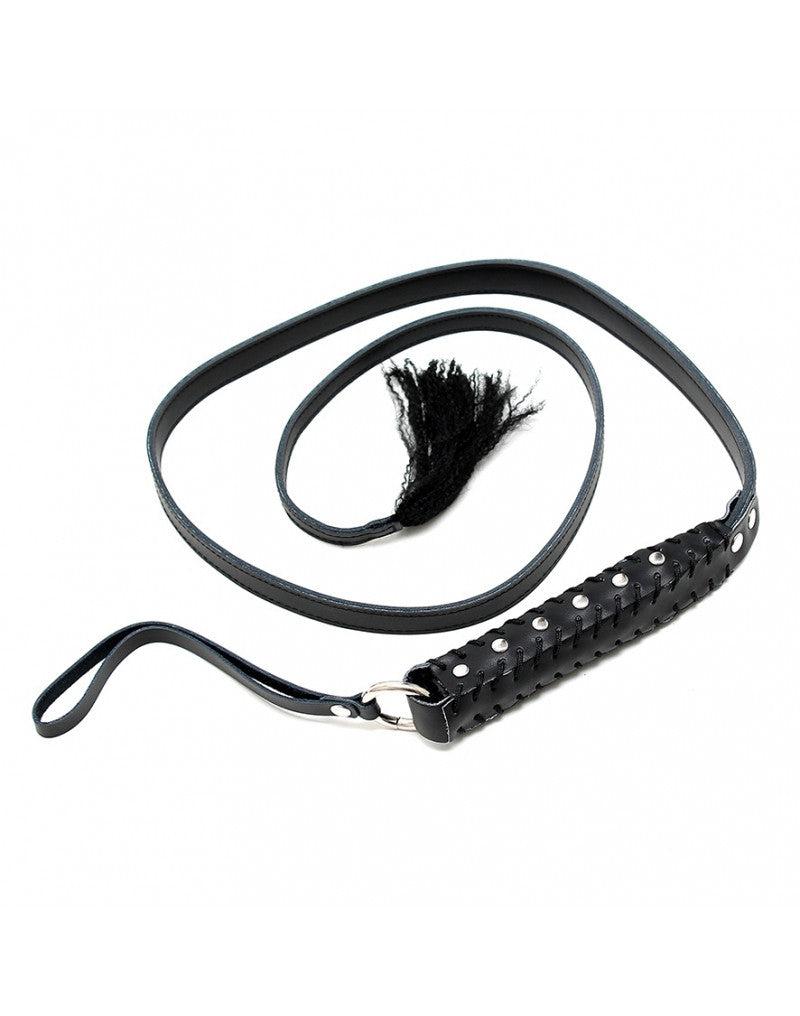Rimba Bondage Play - Gürtelschnur-Peitsche mit langem, flexiblem Riemen und Griff - Schwarz - Erotiekvoordeel.nl
