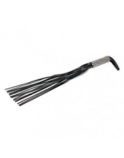 Rimba - Whip - Flogger - 16 Leather Strands and Handle with Chains - Erotiekvoordeel.nl