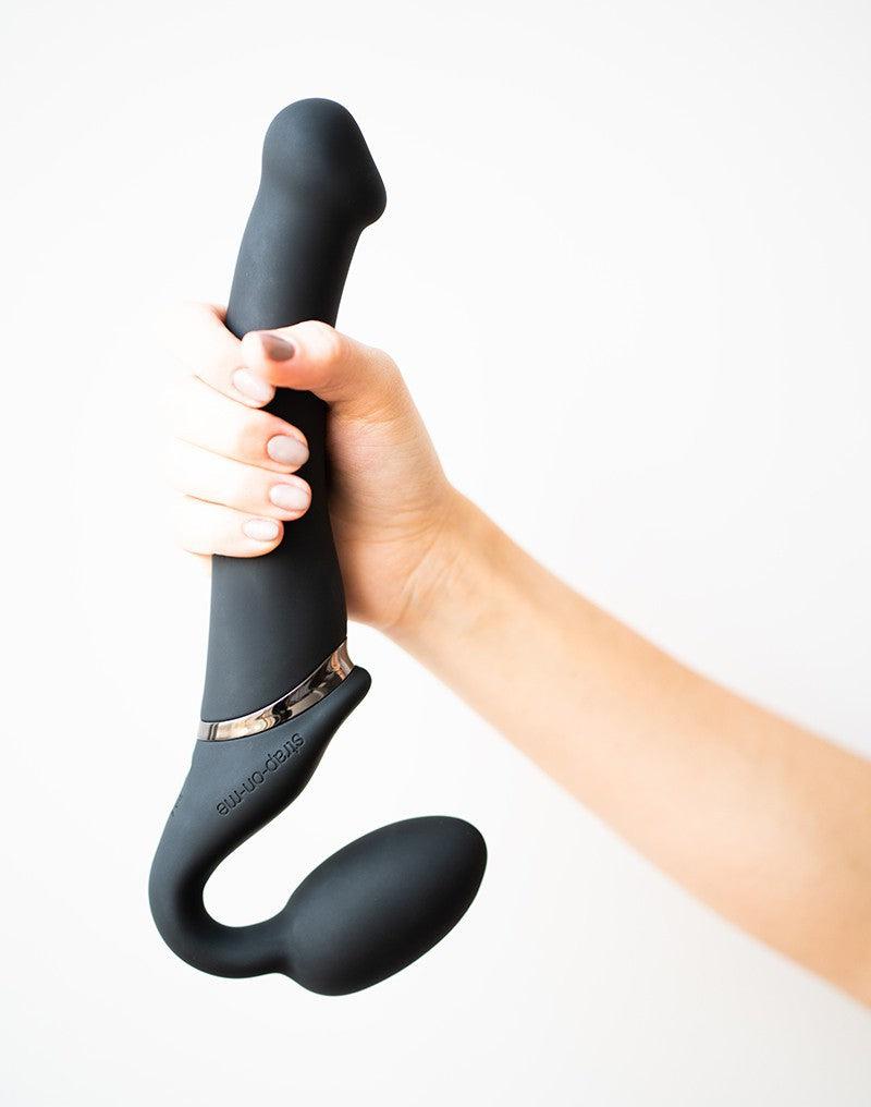 Strap-On-Me - Vibrerende Strapless Strapon - 3 Motoren - Zwart-Erotiekvoordeel.nl