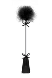 Sweet Caress - Zweepje Met Pompom Van Zwarte Veertjes-Erotiekvoordeel.nl